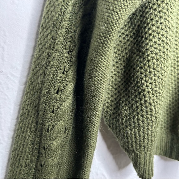 Charlotte Russe Cropped Crochet Oliver Green Sweater Size Large - Picture 5 of 12